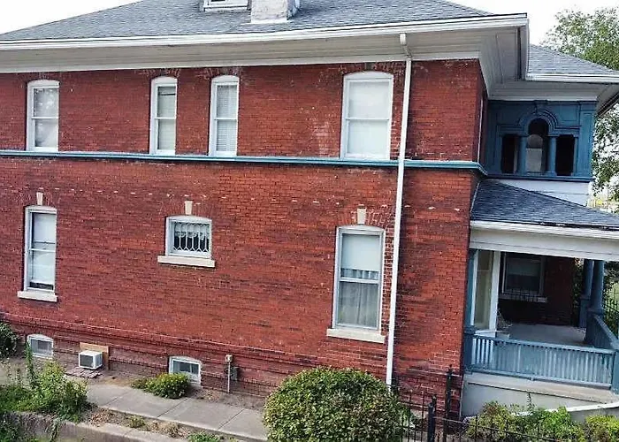The Lamp Post Manor 5br Historic Gem In Danville