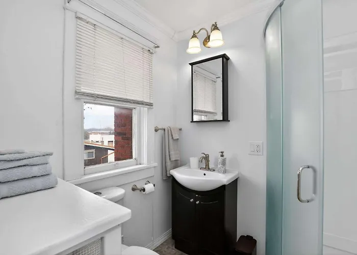The Lamp Post Manor 5br Historic Gem In Holiday home *