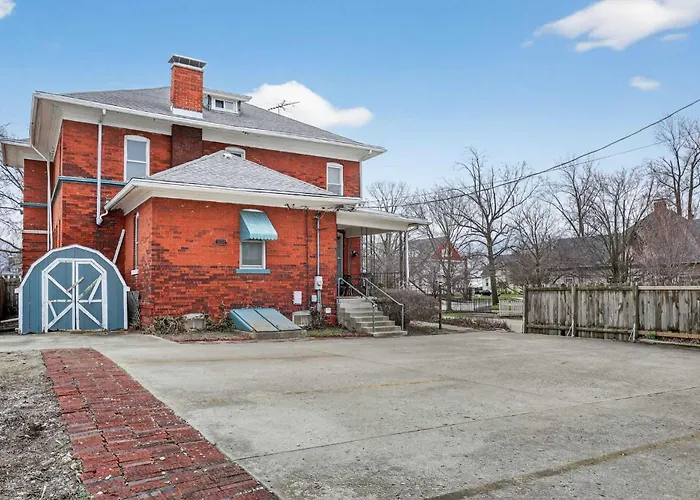 Holiday home The Lamp Post Manor 5br Historic Gem In *
