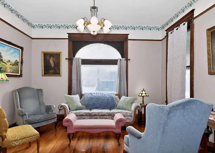 Holiday home The Lamp Post Manor 5br Historic Gem In *